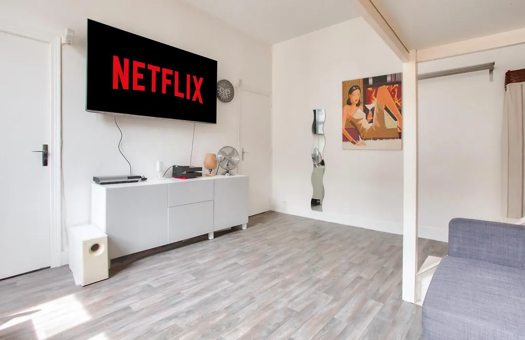 Montmartre Superbe Studio Paris Free Netflix-1